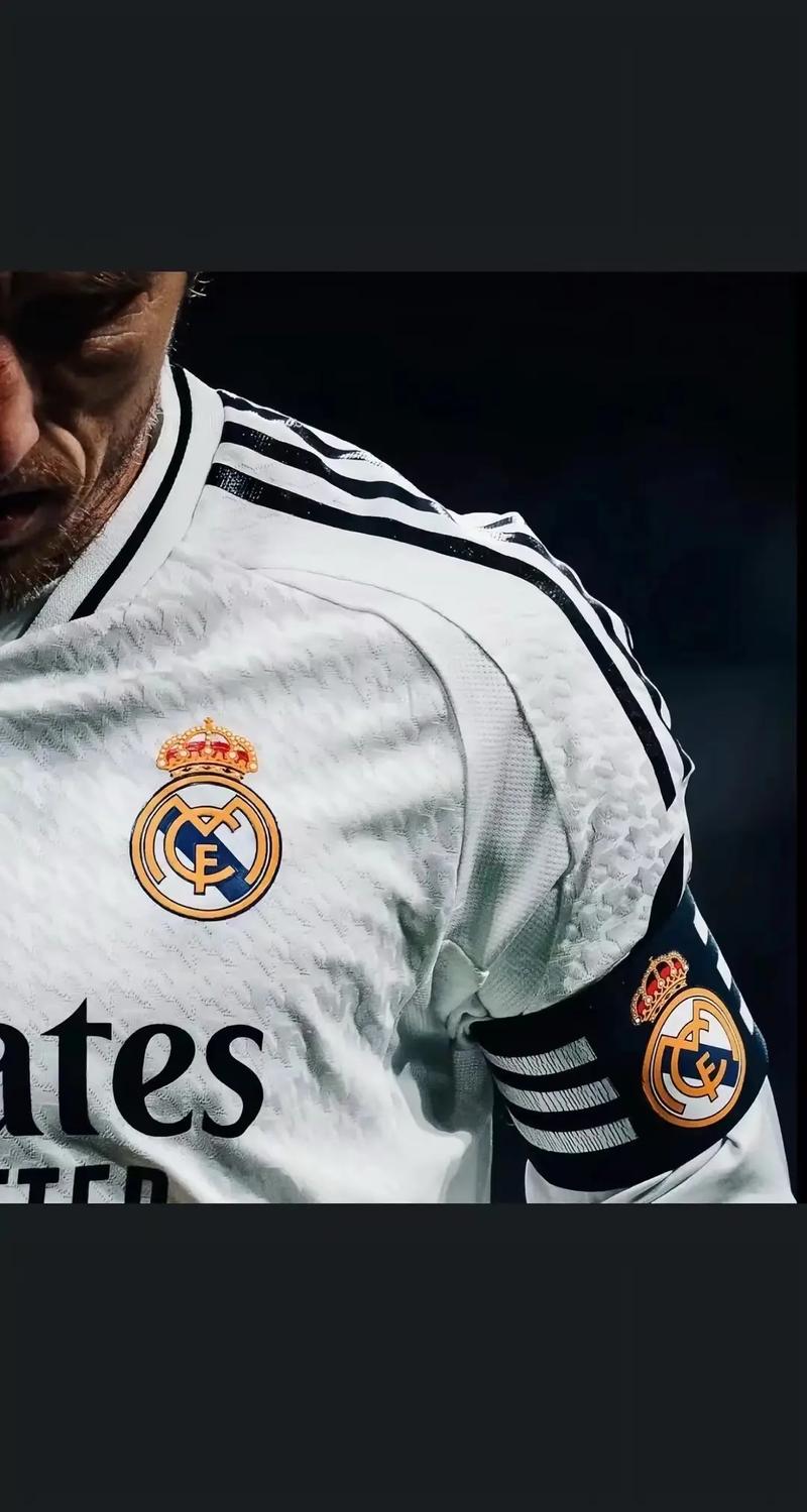 热闻｜英超争冠悬念再起！阿森纳0-0利物浦，布拉德利吊射中楣+伤退